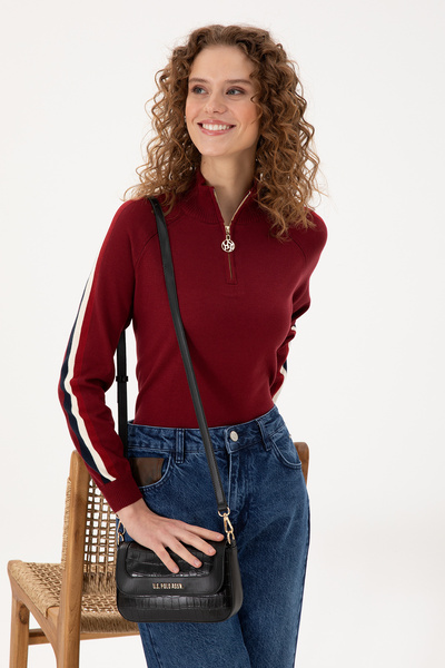 U.S. Polo Assn. حقيبة كروس نسائية من جلد التمساح باللون الأسود 50300275-VR046