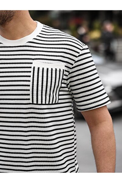 Valiberta Ριγέ μπλουζάκι Crew Neck με μονή τσέπη - Μαύρο