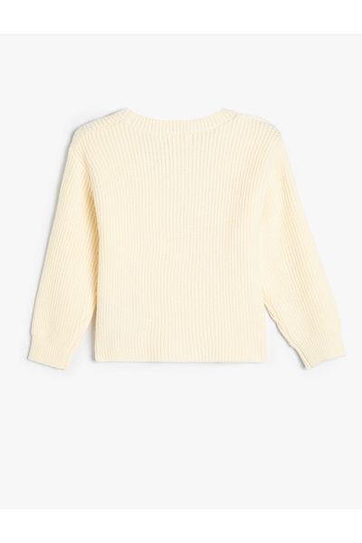 Koton Základní Cardigan s výstřihem do V - Detail na knoflík