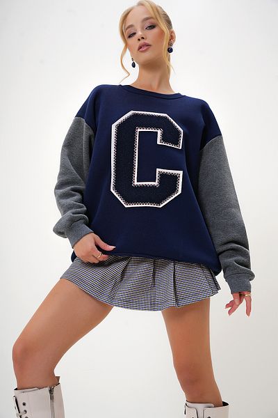 Trend Alaçatı Stili Women's Navy Blue Crew Neck Color Block Letter Detailed 2 Thread Sweatshirt Alc-X13013