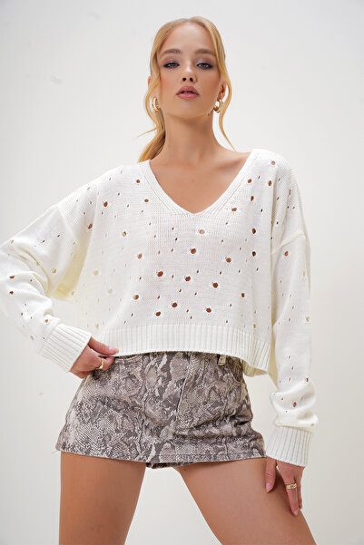 Trend Alaçatı Stili Women's Ecru V-Neck Hole Openwork Crop Sweater Alc-X13116
