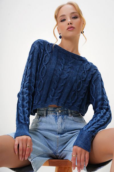 Trend Alaçatı Stili Indigo Blue Crop Sweter - Okrągły Dekolt, Efekt Pale, Alc-X13023