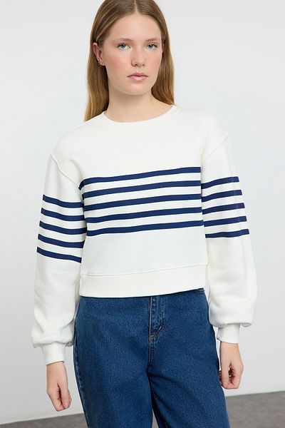 Trendyol Collection Плетен суитшърт на райе в цвят екрю - нормална кройка Twoaw25Sw00293