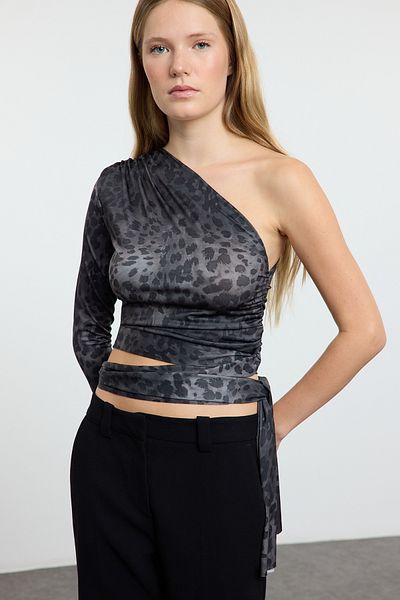 Trendyol Collection Ελαστική πλεκτή μπλούζα Crop - Anthracite Leopard Print, Μονό μανίκι, Λεπτομέρεια δεσίματος TWOAW23BZ00094