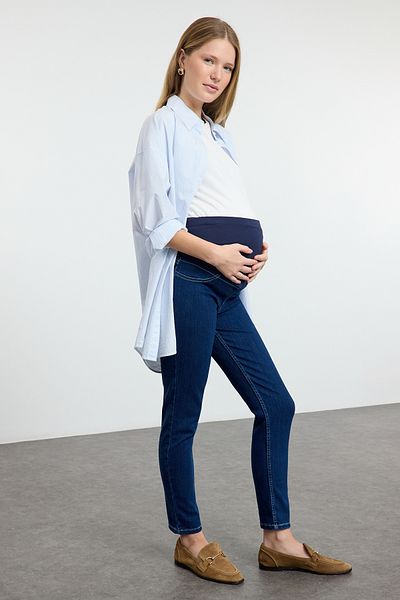 Trendyol Collection Blaue, schmal geschnittene Umstandshose mit hoher Taille und Bauchmuskeln TBBAW25CJ00025