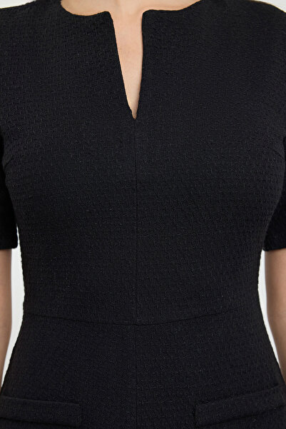 Trendyol Collection Миди тъкана рокля от туид с черен колан, A-силует Twoaw25El00238