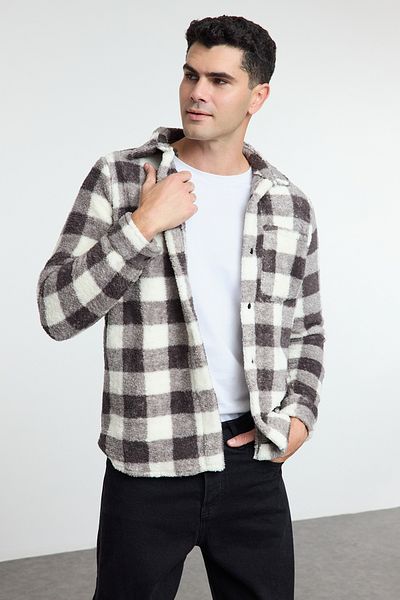 Trendyol Collection Schwarze karierte Hemdjacke aus Plüsch für Unisex – TMNAW25GO00017