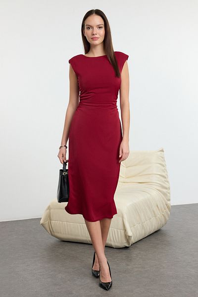 Trendyol Collection Burgunderfarbenes, schlichtes, gewebtes Midi-Kleid TWOAW25EL00361