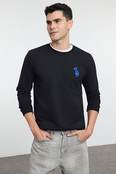 Trendyol Collection Черен суитшърт с обикновена/нормална кройка с кръгло деколте Fox Patch и детайли Tmnaw25Sw00160