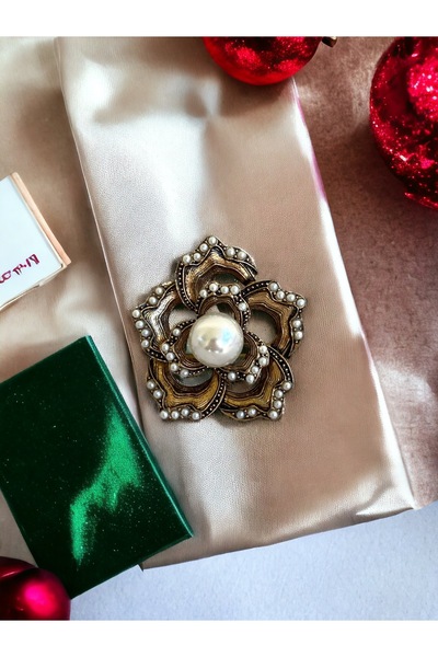 FAYRA ACCESSORIES Kristal Taşlı Küçük Çiçek Motif Broş