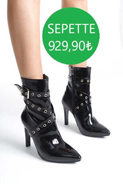 Halloween حذاء نسائي ذو كعب عالٍ مدبب من الجلد باللون الأسود مع تفاصيل حزام