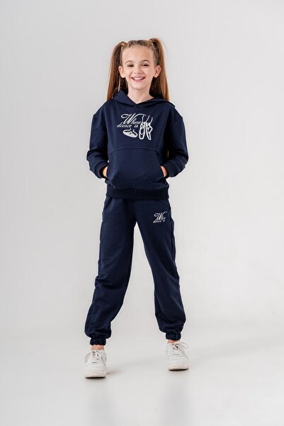 Mışıl Kids WHERE DANCE IS Set de trening pentru fete cu glugă cu imprimeu