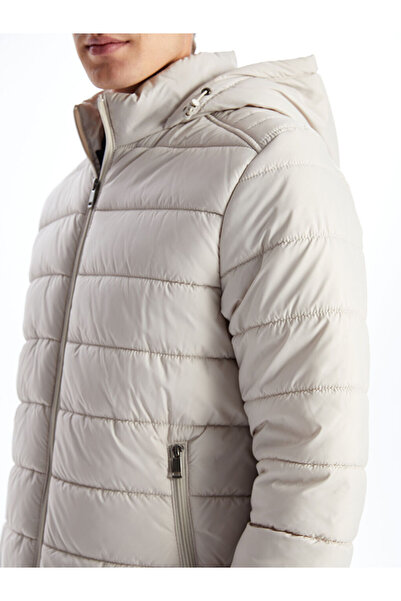 LC Waikiki Standart Kalıp Kapüşonlu Erkek Şişme Mont