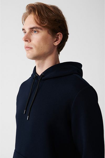 Avva Marineblaues Herren-Sweatshirt mit Kapuze und 3 Fäden aus Baumwolle E 001018