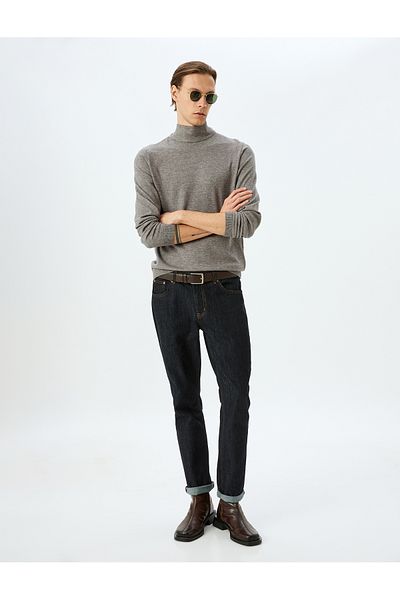 Koton High-Top-Strickpullover aus Viskose-Mischung – Basic-Modell mit langen Ärmeln