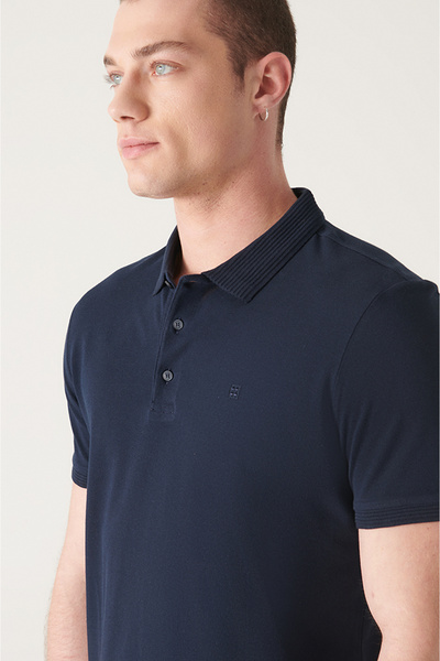 Avva Marineblaues Herren-T-Shirt mit 3 Knöpfen aus 100 % ägyptischer Baumwolle mit Polokragen und normaler Passform B001027