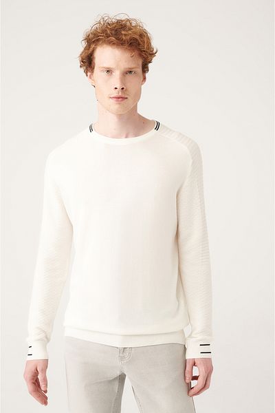Avva Weißer Strickpullover mit Rundhalsausschnitt und weichen Knöpfen für Herren A31y5108