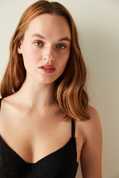 Penti Μαύρο Δαντελένιο Σουτιέν χωρίς υποστήριξη