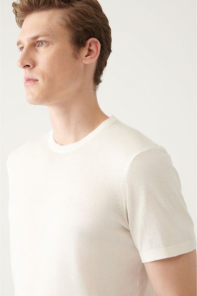 Avva Weißes Basic-Strick-T-Shirt mit Rundhalsausschnitt für Herren A31y5133