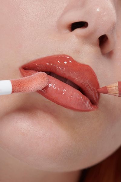 Pastel Profashion Plumpinmg Gloss 205 Lip Contour Lip Liner 53