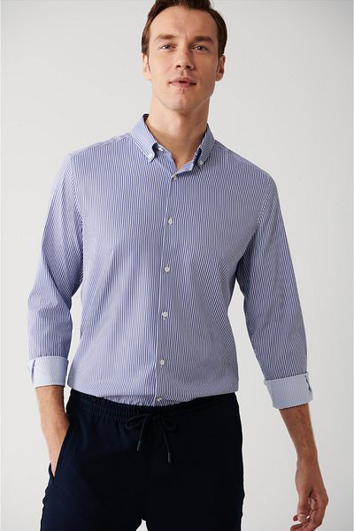 Avva Marineblau gestreiftes, knitterfreies Herren-Reisehemd A32y2095