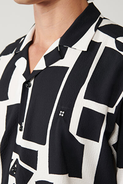 Avva Men's Black Apaj Collar Easy-Ironing Seersucker Short Sleeve Oversize Fit Shirt A41Y2177