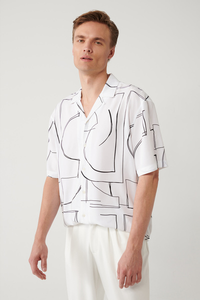 Avva Erkek Beyaz %100 Viskon Apaj Yaka Baskılı Viskon Kısa Kollu Oversize Fit Gömlek A41Y2149