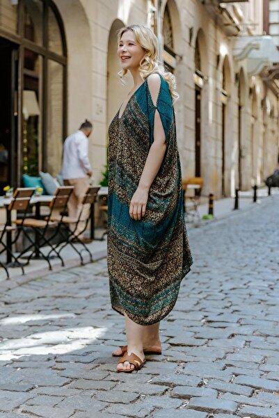 Los banditos Сукня з відкритим плечем і відкритим коміром, великий розмір