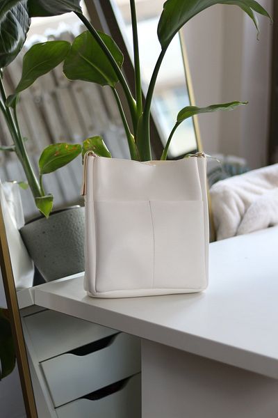 Moom Bag Geantă de umăr albă cu buzunar dublu pentru femei, cu curea de dimensiuni mari