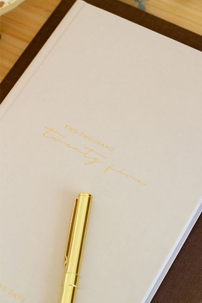 Matt Notebook Дневен ред A5 бежов 2025 - 15x21 см, 365 дни