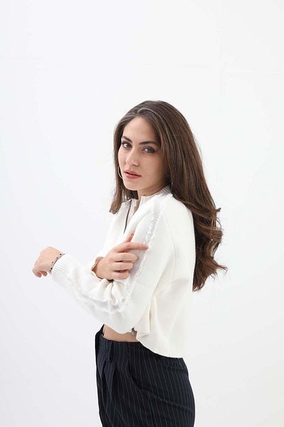 Moka Shopin Ecru Color Feminine Touch Front Oval Zipper Cardigan