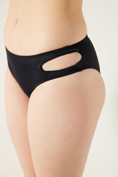Penti Schwarzes Basic-Bikinihöschen mit Cut-Out-Detail