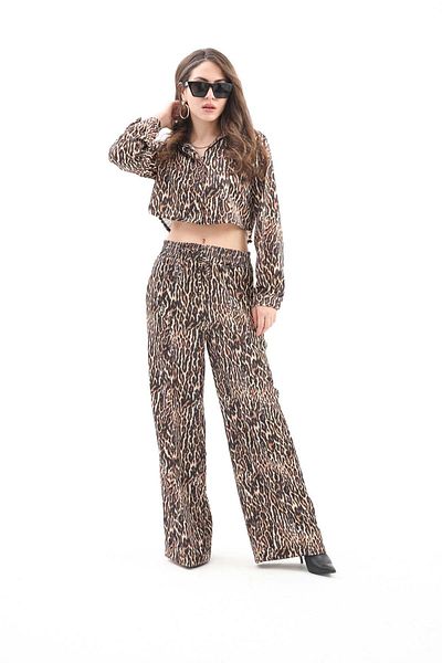 GIDY Cămașă scurtă din satin cu decolteu în V cu model leopard - neagră
