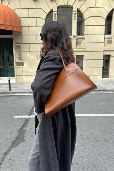 LEONAS XL Size Leather Accessory Detailed Zippered Women's Hand and Shoulder Bag Roman Tan