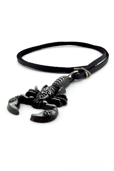Solfera Embossed Scorpio Patterned Scorpio Sign Black Leather Men's Necklace Q0905