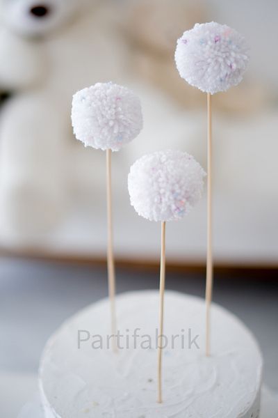 Partifabrik زخرفة كعكة بومبوم لون أبيض 3 قطع 20 سم صوف بومبوم