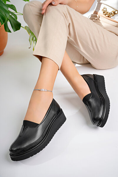 Akgün Terlik Kadın Hakiki Deri Siyah Comfort Ayakkabı