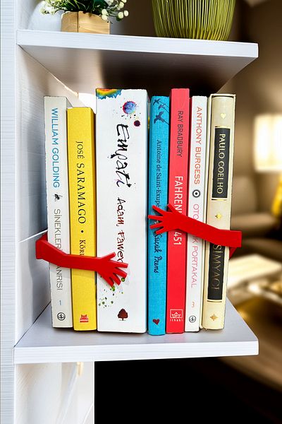 Obaco 2 Pieces Cute Shelf Book Holder - Hugging Arms Organizer