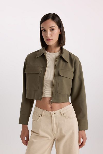 DeFacto Crop-Reißverschluss-Doppeltaschen-Langarmshirtjacke aus Gabardine D7513ax24au