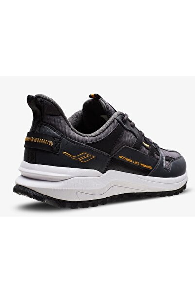 Lescon JAVA 2 TRAIL Çok yönlü kullanım için tasarlanmış bir ayakkabıdır; yürüyüş, koşu ve fitness gibi spor