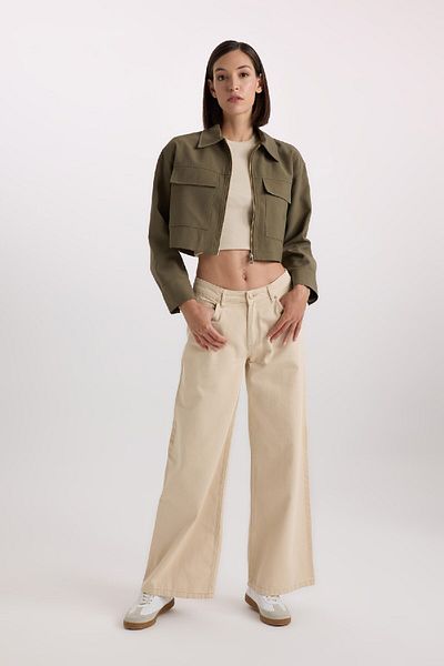 DeFacto Crop-Reißverschluss-Doppeltaschen-Langarmshirtjacke aus Gabardine D7513ax24au