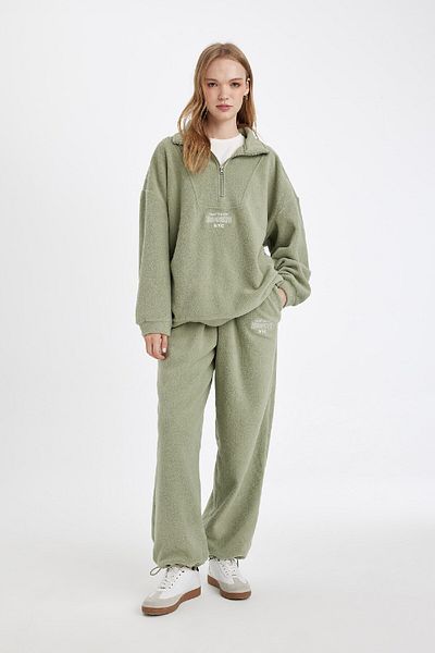 DeFacto Standard-Passform, Schnürung an der Taille, elastische Beintasche, bedruckte lange Fleece-Jogginghose Y2650AZ24WN