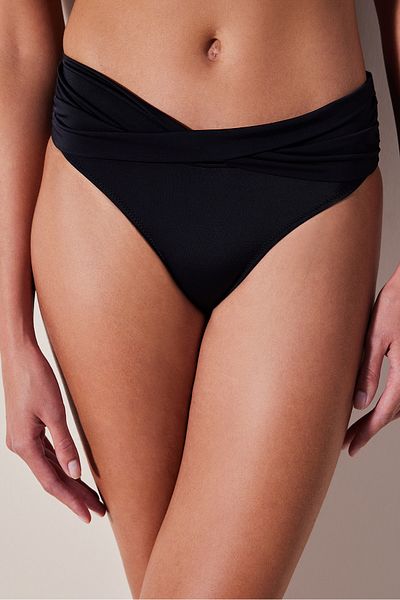 Penti Schwarzes Bikinihöschen mit Twist