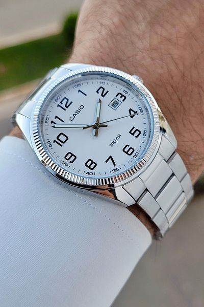 Casio Dial White Cord Metalic Color Men's Wristwatch