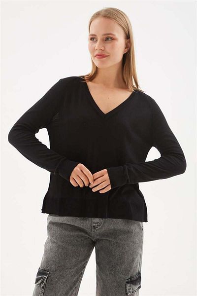 Fashion Friends Pulover negru cu decolteu în V
