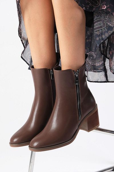 Mio Gusto Francine Brown Double Zipper, Thin Faux Fur Lined Thick Heeled Women's Boots