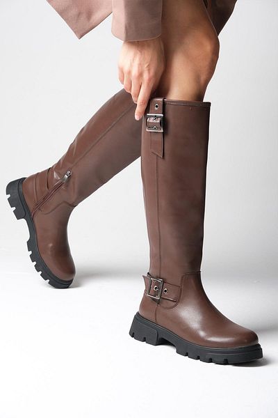 Mio Gusto Braune Damenstiefel aus Leder mit dicker Sohle und Fellfutter
