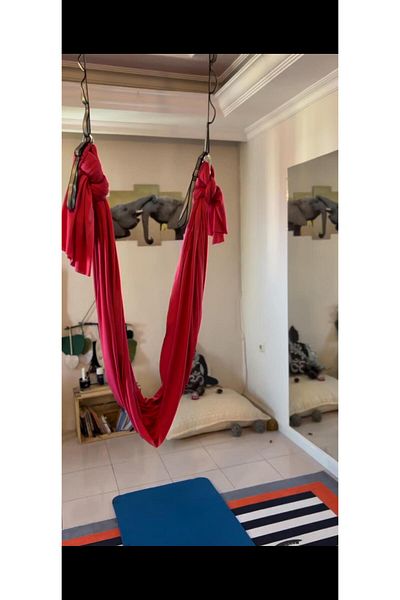 Kıvırcıkyoga مجموعة أرجوحة اليوغا الحمراء