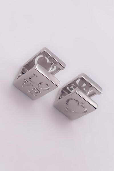 Trinos Çelik Küpe Love Yazılı Çift Taraflı Kullanılabilen Plaka Küpe