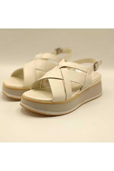 Ametist صندل بكعب عريض من الجلد الكريمي من Garda